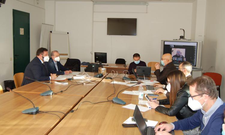 “Le Marche nel bicchiere 2021”, presentata la guida per scoprire i migliori vini e oli marchigiani “Le Marche nel bicchiere 2021”, presentata la guida per scoprire i migliori vini e oli marchigiani