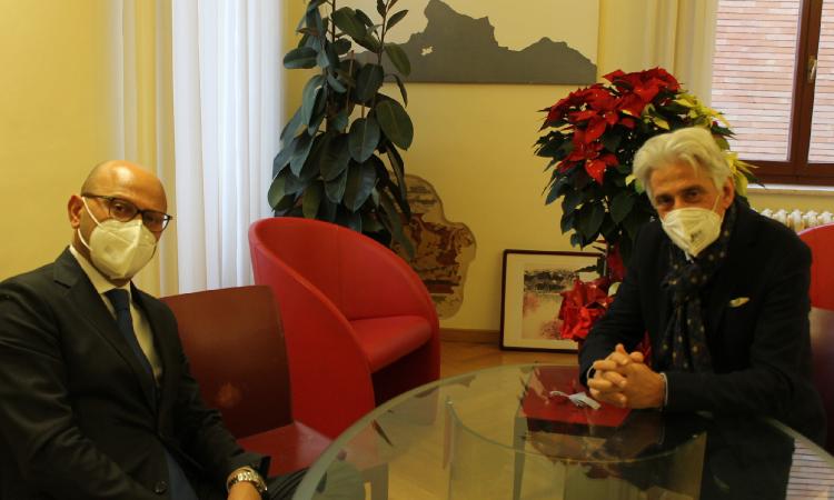 Macerata, Parcaroli riceve il nuovo Questore: "piena collaborazione per garantire sicurezza e legalità" Macerata, Parcaroli riceve il nuovo Questore: "piena collaborazione per garantire sicurezza e legalità"
