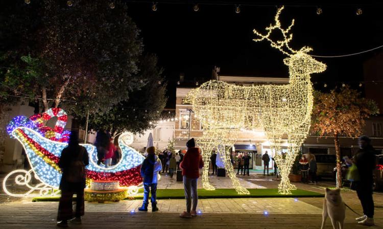 Natale e Capodanno blindati, stop agli spostamenti tra Comuni: Consiglio dei ministri approva il decreto Natale e Capodanno blindati, stop agli spostamenti tra Comuni: Consiglio dei ministri approva il decreto