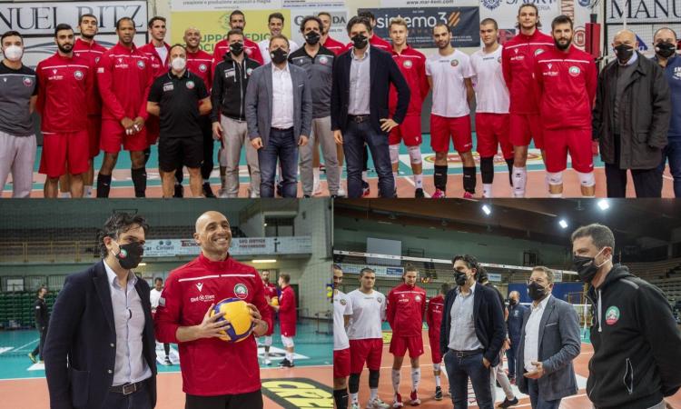 MedStore Macerata, Stefano Parcaroli in visita alla squadra prima del "tour de force" MedStore Macerata, Stefano Parcaroli in visita alla squadra prima del "tour de force"
