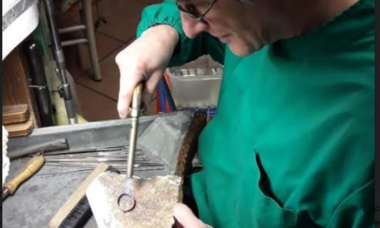 Macerata ospita “La Strada degli Orafi”, le eccellenze dell’arte orafa arrivano nelle vie del centro Macerata ospita “La Strada degli Orafi”, le eccellenze dell’arte orafa arrivano nelle vie del centro