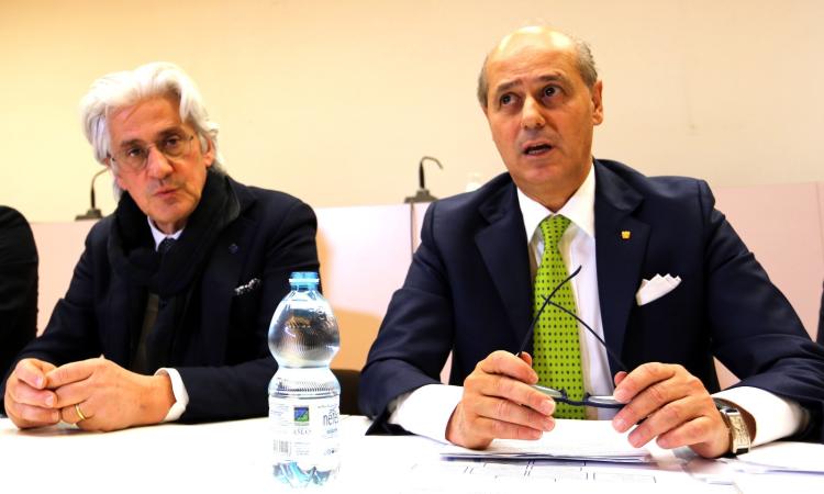 Frase choc di Guzzini, Parcaroli fa il pompiere: "Uscita infelice, siamo umani e capita di sbagliare" Frase choc di Guzzini, Parcaroli fa il pompiere: "Uscita infelice, siamo umani e capita di sbagliare"