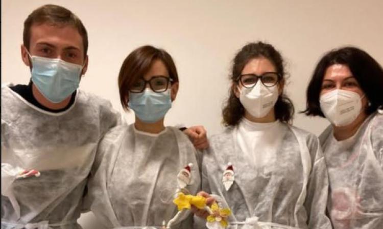 Corridonia, le vetrine del centro si animano per un Natale solidale: il gesto dei ragazzi de “Il Ciclamino” Corridonia, le vetrine del centro si animano per un Natale solidale: il gesto dei ragazzi de “Il Ciclamino”