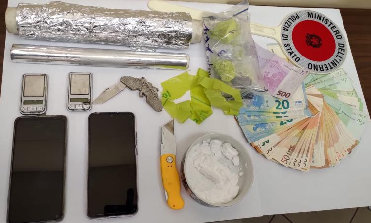 Civitanova, in casa ha 46 grammi di droga: arrestato 31enne, irregolare in Italia