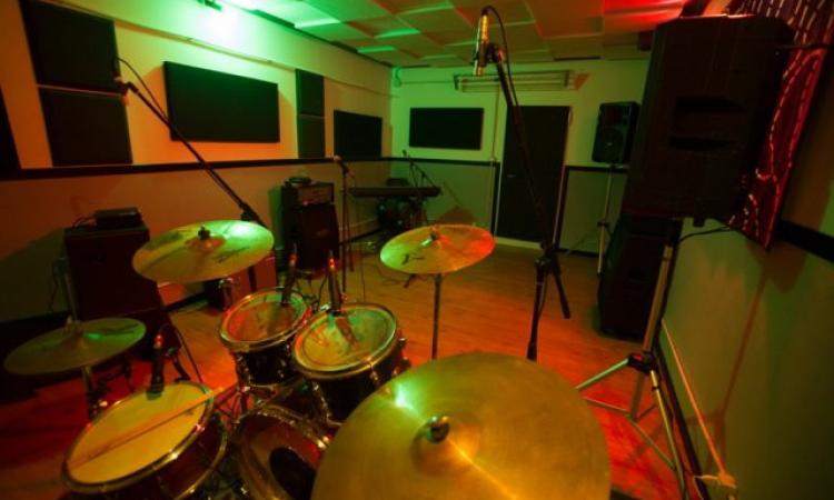 Macerata presenta "Effetto live", gli artisti del territorio si esibiscono in concerti via web