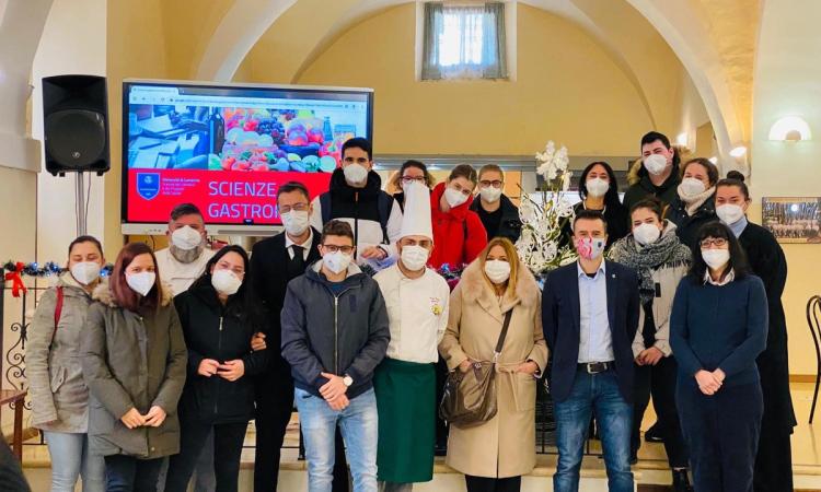 Ipseoa “Varnelli” e Unicam, un binomio rinnovato con gli studenti di Scienze Gastronomiche Ipseoa “Varnelli” e Unicam, un binomio rinnovato con gli studenti di Scienze Gastronomiche