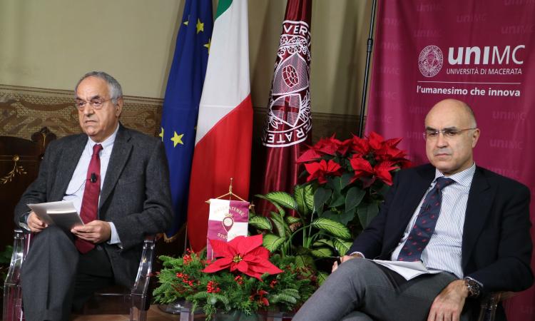 Computer, libri e spese per i trasporti: da Unimc arrivano 300 mila euro per le matricole Computer, libri e spese per i trasporti: da Unimc arrivano 300 mila euro per le matricole