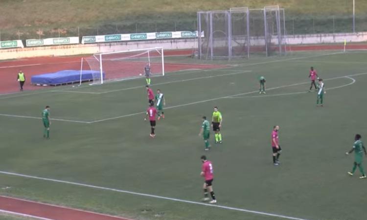 Tre espulsioni, un rigore e un autogol: il Tolentino si fa rimontare ancora, 1-1 col Castelfidardo Tre espulsioni, un rigore e un autogol: il Tolentino si fa rimontare ancora, 1-1 col Castelfidardo