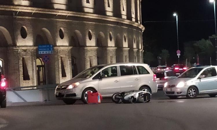 Macerata, caos sulle strade prima del Natale in "zona rossa": tre incidenti in un'ora