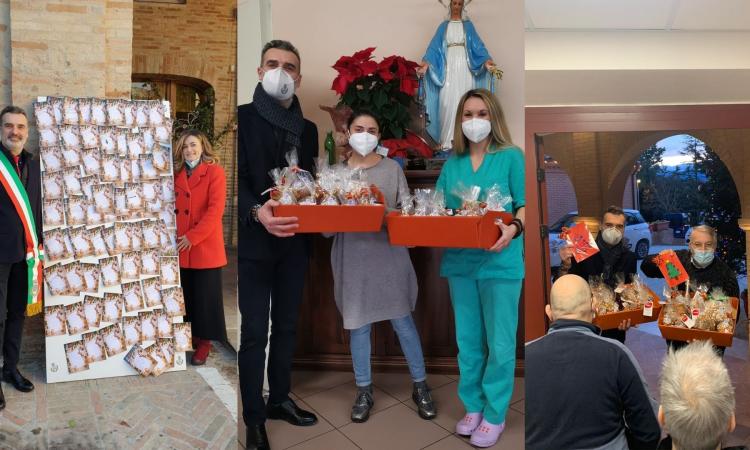 Loro Piceno, il sindaco "si veste" da Babbo Natale: sotto l'albero regali per le scuole e la casa di riposo
