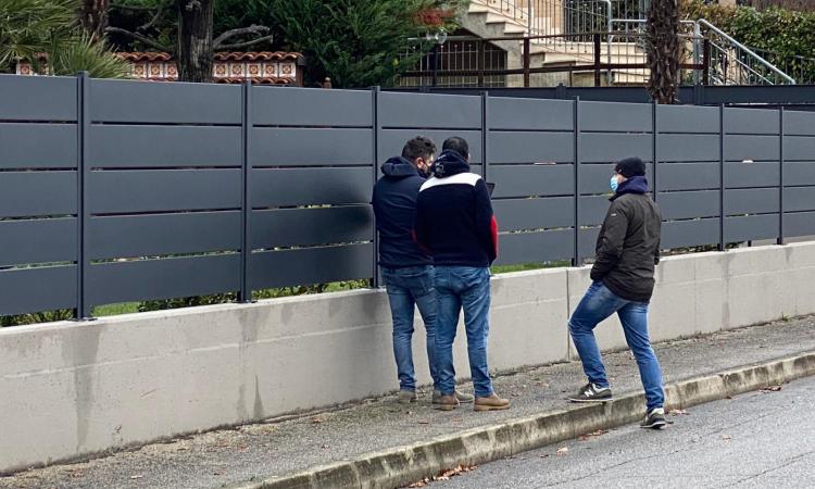 Giallo Montecassiano, mappatura delle telecamere intorno alla villetta: si cercano indizi Giallo Montecassiano, mappatura delle telecamere intorno alla villetta: si cercano indizi