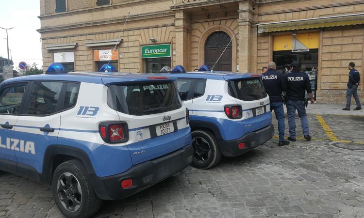 Macerata, abusi sessuali sulla figlia minorenne: arrestato uomo di 44 anni