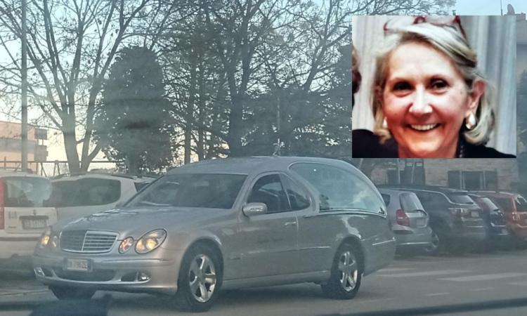 Montecassiano porge l'ultimo saluto a Rosina: funerale aperto solo a familiari e amici stretti Montecassiano porge l'ultimo saluto a Rosina: funerale aperto solo a familiari e amici stretti