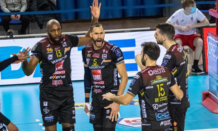 La Lube si avvicina alla vetta: vittoria in quattro set contro Piacenza