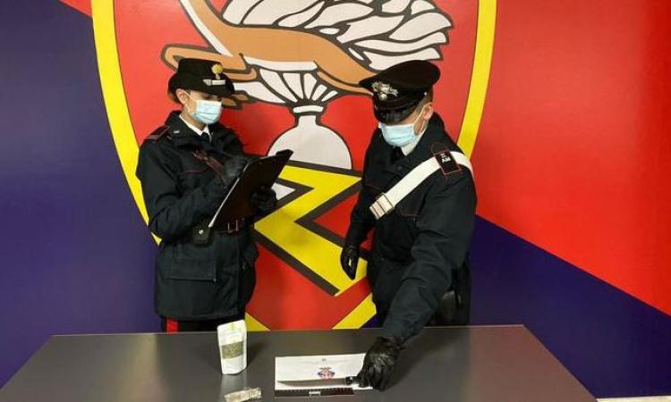 Armati da Macerata ad Ancona: Carabinieri sventano maxi rissa tra giovani 'pianificata' via social Armati da Macerata ad Ancona: Carabinieri sventano maxi rissa tra giovani 'pianificata' via social