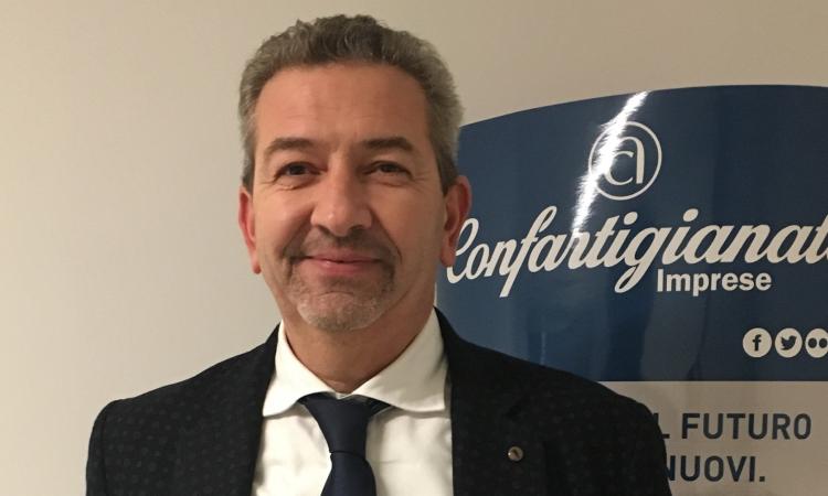 Ristoranti aperti a cena per protesta: "Capiamo il malessere, ma stop all'illegalità" Ristoranti aperti a cena per protesta: "Capiamo il malessere, ma stop all'illegalità"