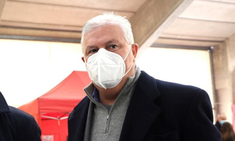 Macerata, il dottor Ripa positivo al Covid: il 4 gennaio aveva ricevuto la prima dose del vaccino