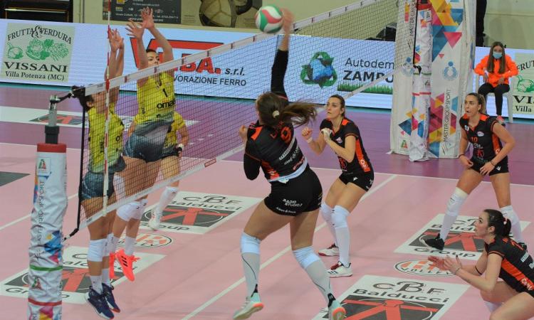 Volley, il tie-break premia ancora la CBF Balducci: domata anche San Giovanni in Marignano Volley, il tie-break premia ancora la CBF Balducci: domata anche San Giovanni in Marignano
