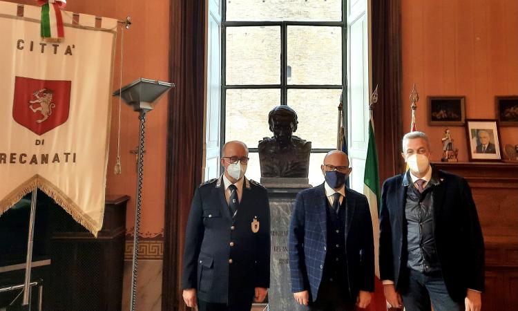 Recanati, il sindaco Antonio Bravi incontra il questore Vincenzo Trombadore Recanati, il sindaco Antonio Bravi incontra il questore Vincenzo Trombadore
