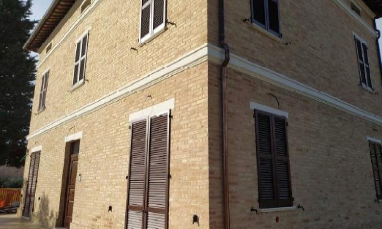 San Severino, post-sisma: torna agibile un'abitazione a Cesolo. Un'altra famiglia torna a casa San Severino, post-sisma: torna agibile un'abitazione a Cesolo. Un'altra famiglia torna a casa