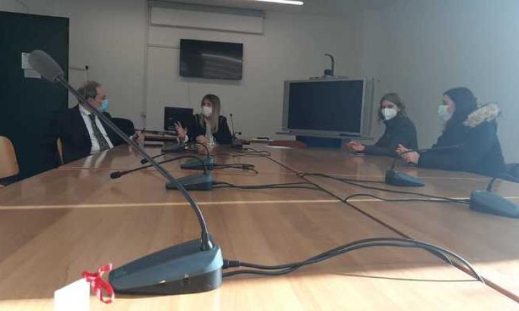 Marche, scuola in presenza: gruppo di genitori ricorre al Tar contro il provvedimento Acquaroli