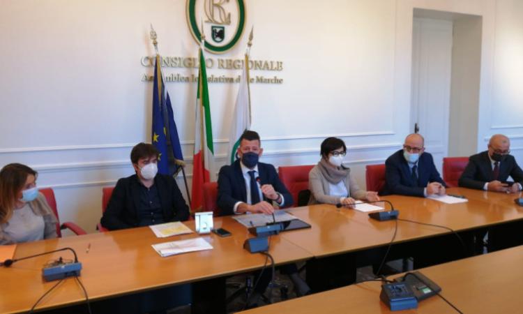 Superiori, Pd Marche compatto: "Riaprire al 50% dal 25 gennaio? Toppa peggiore del buco"