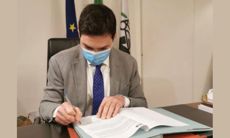 Marche, ufficiale: chiuse superiori  anche seconda e terza media in provincia di Ancona e Macerata