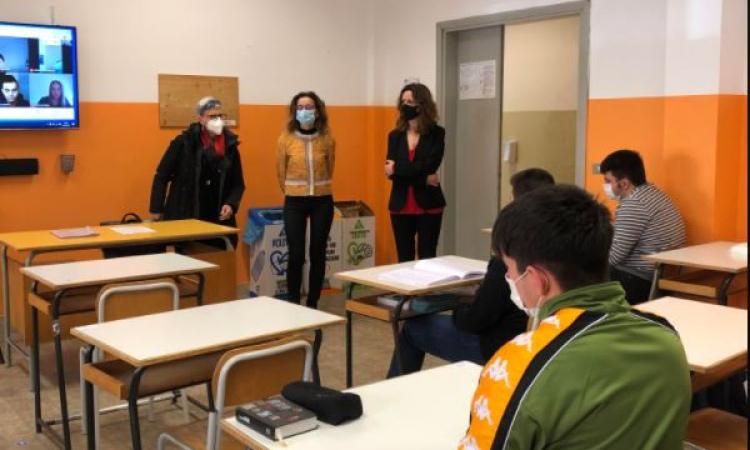 Scuola Marche, le scelte degli studenti: il 56,4% opta per i Licei, in crescita il dato dei Professionali