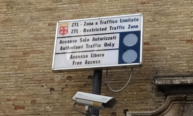 Macerata, lo stop alla Ztl in centro sarà valido fino al 30 aprile: tutti i provvedimenti prorogati