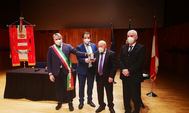 Tolentino, Giorno della Memoria: consegnate le medaglie d'onore ai familiari dei deportati Tolentino, Giorno della Memoria: consegnate le medaglie d'onore ai familiari dei deportati