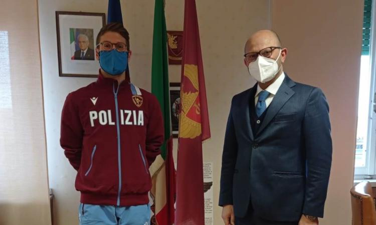Un campione del mondo in Questura: Trombadore riceve il nuotatore Ruffini Un campione del mondo in Questura: Trombadore riceve il nuotatore Ruffini
