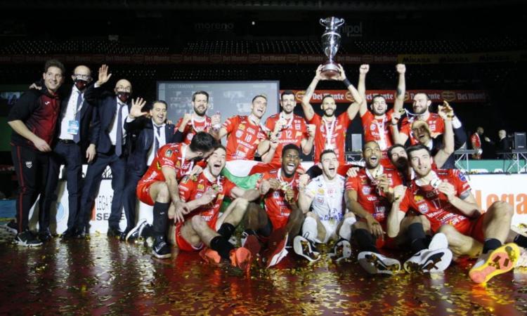 La Lube cancella Perugia e alza la Coppa Italia: gli scatti della festa (senza tifosi) all'Unipol Arena