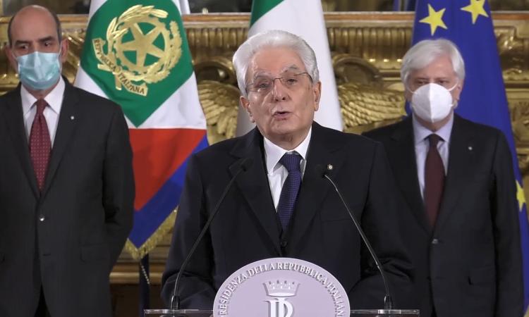 Mattarella convoca Mario Draghi al Quirinale: "Serve governo con piene funzioni"