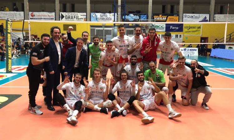 Volley, il derby è della Med Store Macerata: Fano si arrende al tie-break Volley, il derby è della Med Store Macerata: Fano si arrende al tie-break
