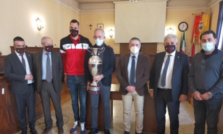 Civitanova, la Lube festeggiata dal sindaco dopo il trionfo in Coppa Italia