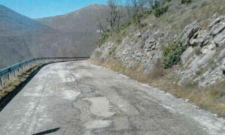 Strada Provinciale "Montelago", al via i lavori di risanamento: stanziati quasi 200 mila euro Strada Provinciale "Montelago", al via i lavori di risanamento: stanziati quasi 200 mila euro