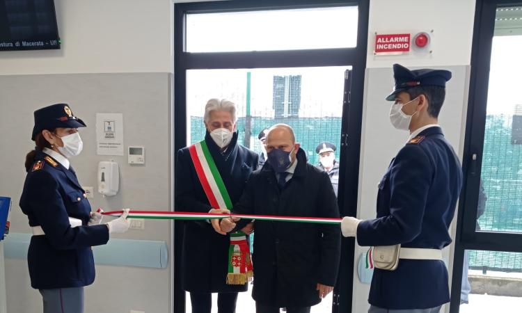 Macerata, taglio del nastro per il nuovo ufficio immigrazione