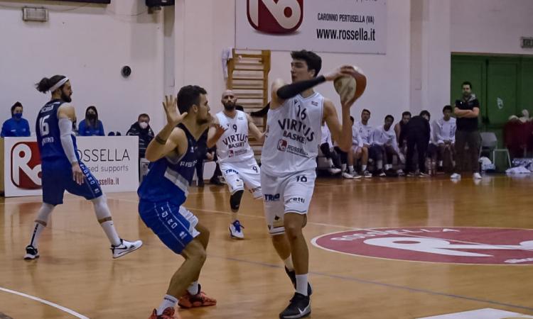 Basket, troppa Ristopro per la Virtus Civitanova: il derby tra marchigiane lo vince Fabriano Basket, troppa Ristopro per la Virtus Civitanova: il derby tra marchigiane lo vince Fabriano