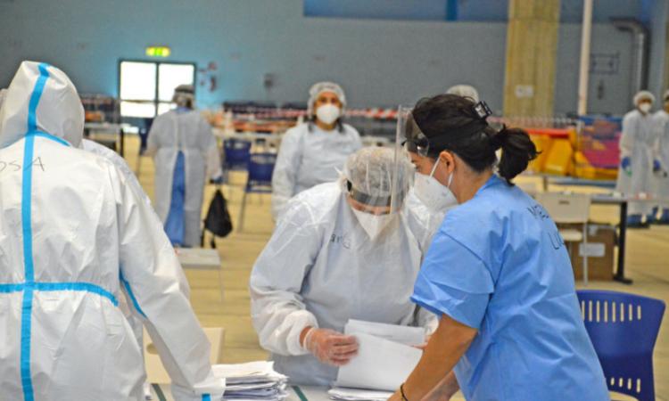 Covid, 1275 casi oggi nelle Marche: cala l'incidenza del virus, in terapia intensiva soltanto 3 pazienti Covid, 1275 casi oggi nelle Marche: cala l'incidenza del virus, in terapia intensiva soltanto 3 pazienti