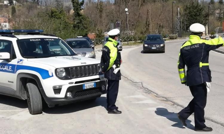 San Severino, donna investita da un'auto: trasportata all'ospedale di Camerino San Severino, donna investita da un'auto: trasportata all'ospedale di Camerino