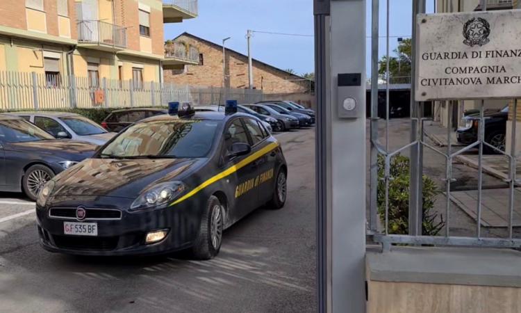 Civitanova - Lo spaccio di eroina lo fa ricco, ricavati quasi 100mila euro: arrestato 26enne tunisino