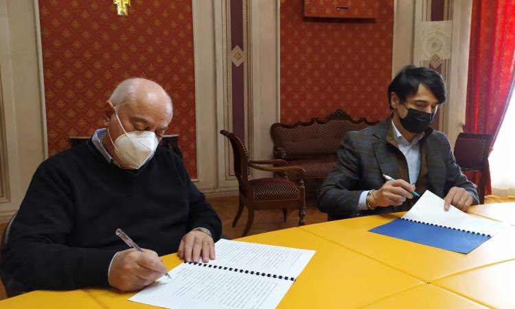 Appignano, al via oltre 100mila euro di lavori lungo la 'Jesina': siglato l'accordo con la Provincia Appignano, al via oltre 100mila euro di lavori lungo la 'Jesina': siglato l'accordo con la Provincia