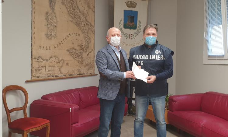 Caldarola, antichi documenti trafugati tornano in Comune: recuperati dal TPC di Perugia Caldarola, antichi documenti trafugati tornano in Comune: recuperati dal TPC di Perugia