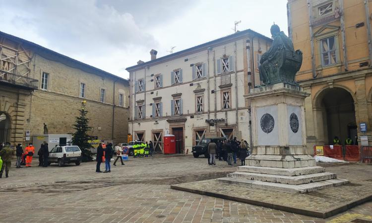 Camerino, riaprono alcune attività nel cuore del centro storico Camerino, riaprono alcune attività nel cuore del centro storico