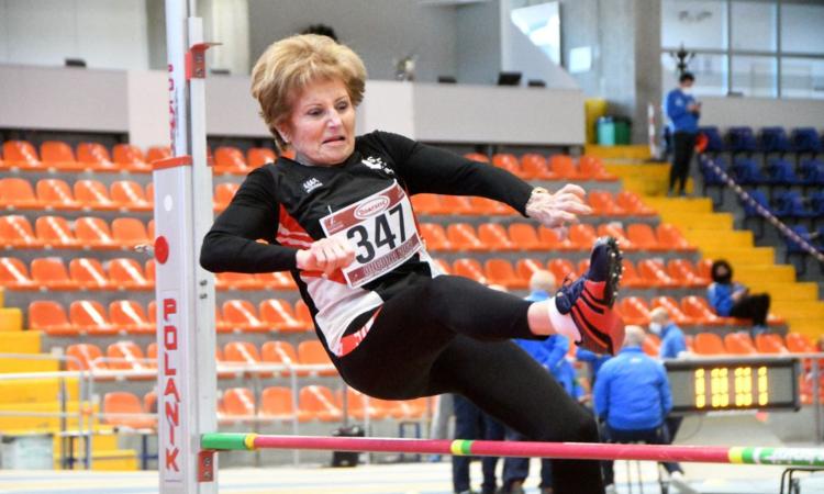 Atletica, tanto 'oro' per le Marche agli italiani master indoor: Giulia Perugini da record nel salto in alto Atletica, tanto 'oro' per le Marche agli italiani master indoor: Giulia Perugini da record nel salto in alto