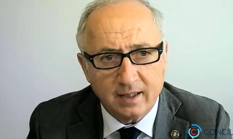 Saltamartini: "In arrivo un milione di dosi. Complicanze non gravi con AstraZeneca per 4 persone"