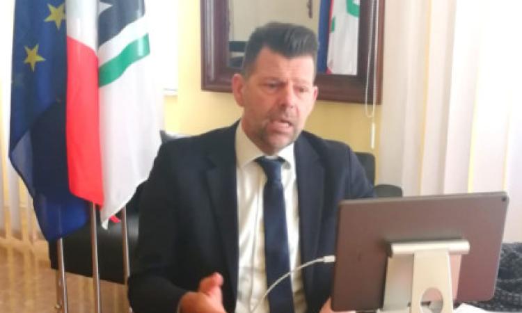 Marche, no a mozione Pd su obbligo vaccinale per personale sanitario. "Altra occasione persa" Marche, no a mozione Pd su obbligo vaccinale per personale sanitario. "Altra occasione persa"
