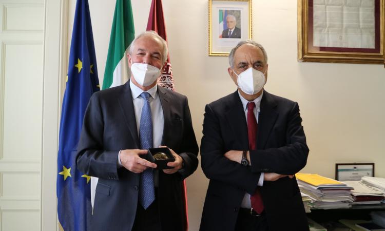 Macerata, il procuratore Giorgio va in congedo: il saluto del rettore Adornato Macerata, il procuratore Giorgio va in congedo: il saluto del rettore Adornato