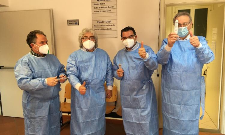 Montecassiano, iniziati i vaccini domiciliari. Cingolani: "Grazie ai Medici di Medicina Generale" Montecassiano, iniziati i vaccini domiciliari. Cingolani: "Grazie ai Medici di Medicina Generale"