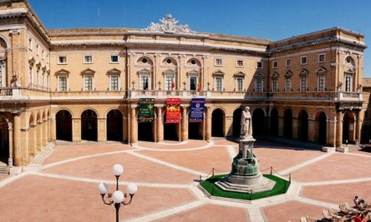 Lo scenografo Giancarlo Basili firma 'Light for Future': il centro di Recanati avrà una nuova luce Lo scenografo Giancarlo Basili firma 'Light for Future': il centro di Recanati avrà una nuova luce
